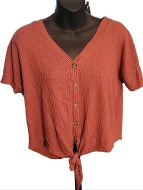 Pink Republic Cropped "Baked Apple" Red Button Top With Tie Front, Size Medium